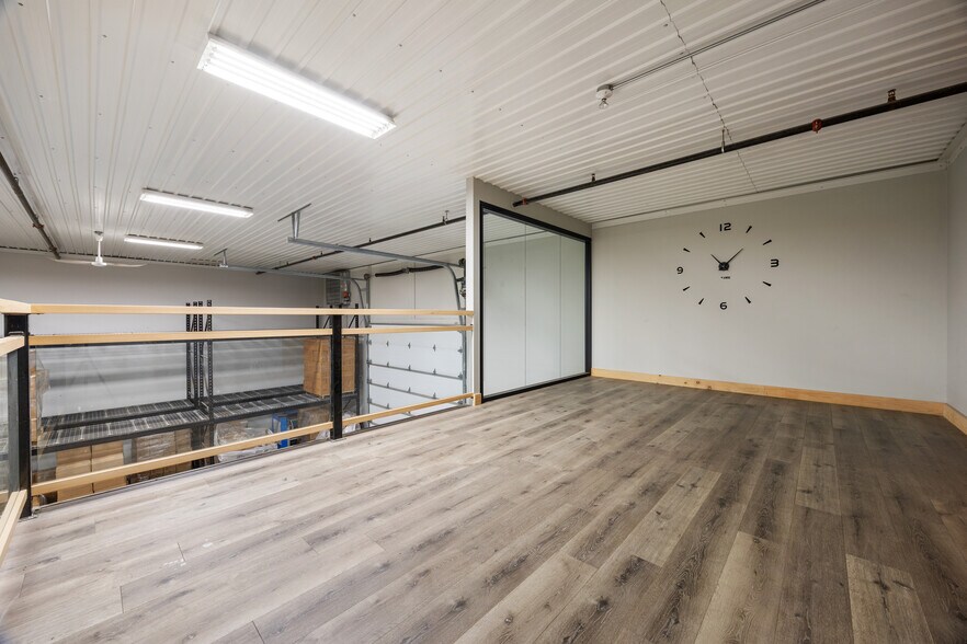 More Photos Of 1350 Boul Lionel-Boulet, Varennes Warehouse For Lease