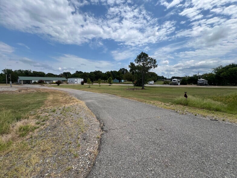 More Photos Of 4361 E Highway 3, Atoka Specialty For Sale