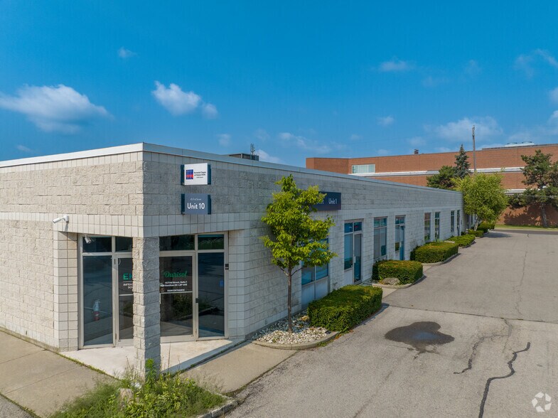 More Photos Of 45 Frid St, Hamilton Office For Lease