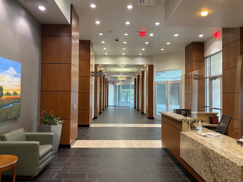 More Photos Of 202 S Cheyenne Ave, Tulsa Office For Lease