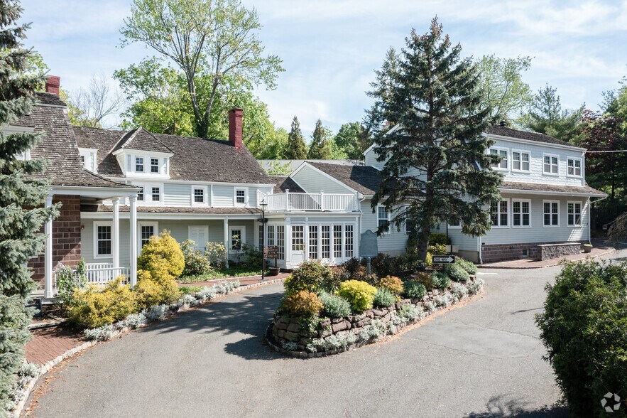 More Photos Of 285 Grand Ave, Englewood Medical For Lease