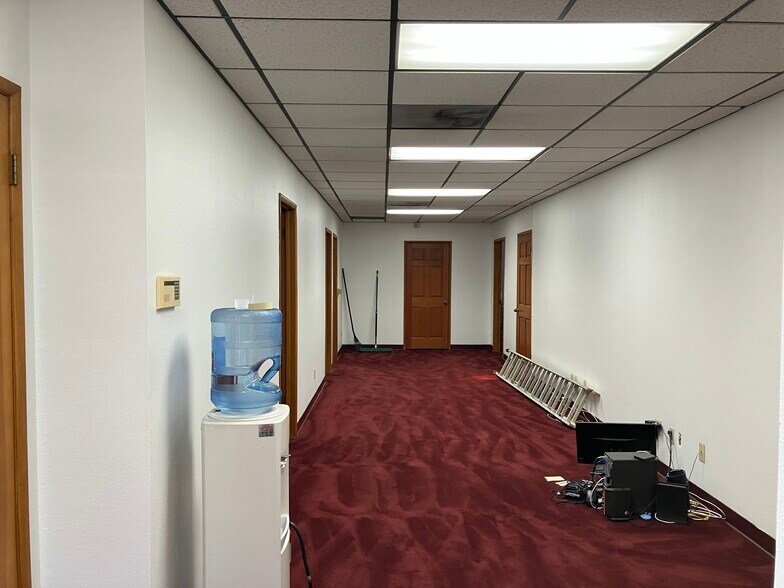 More Photos Of 5840 York Blvd, Los Angeles Office For Sale