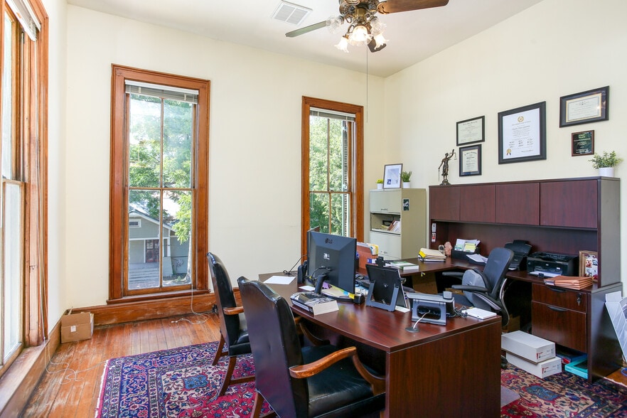 More Photos Of 635 S Presa St, San Antonio Storefront Retail Office For Sale