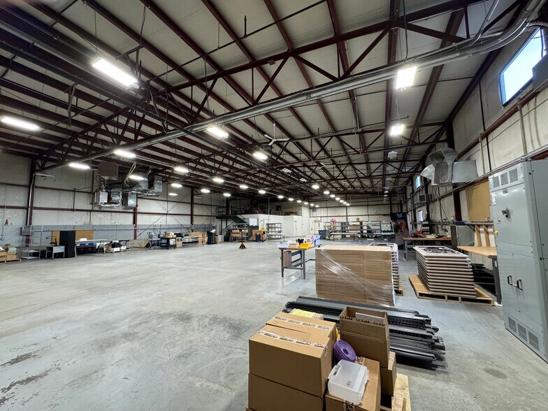More Photos Of 155 Industrial Dr, Northampton Warehouse For Lease