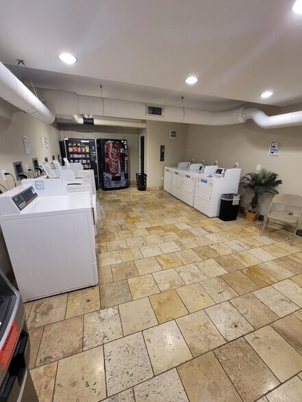 More Photos Of 700 E 8th St, Kansas City Apartments For Lease