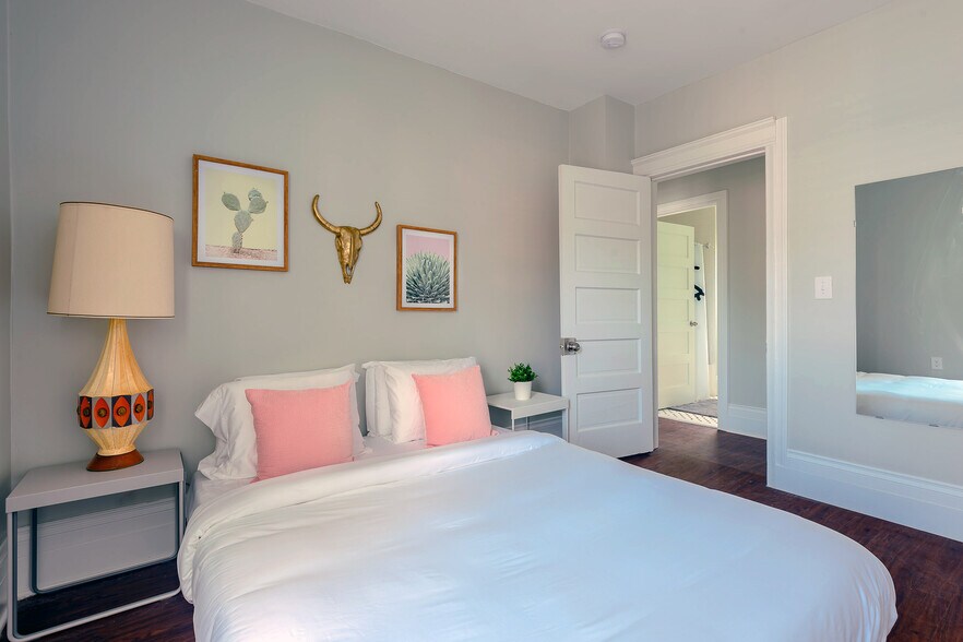 More Photos Of 8116 Kercheval St, Detroit Apartments For Sale