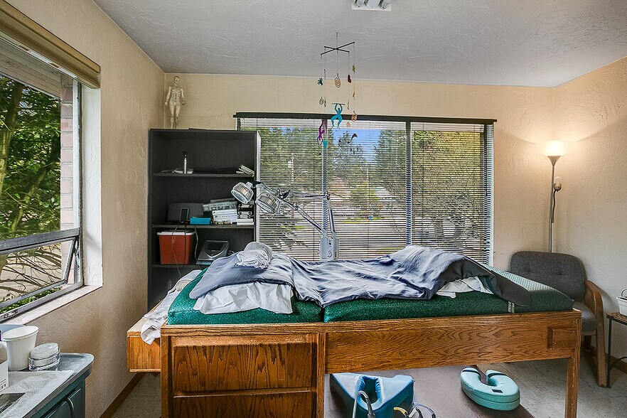 More Photos Of 23700 Edmonds Way, Edmonds Medical For Lease