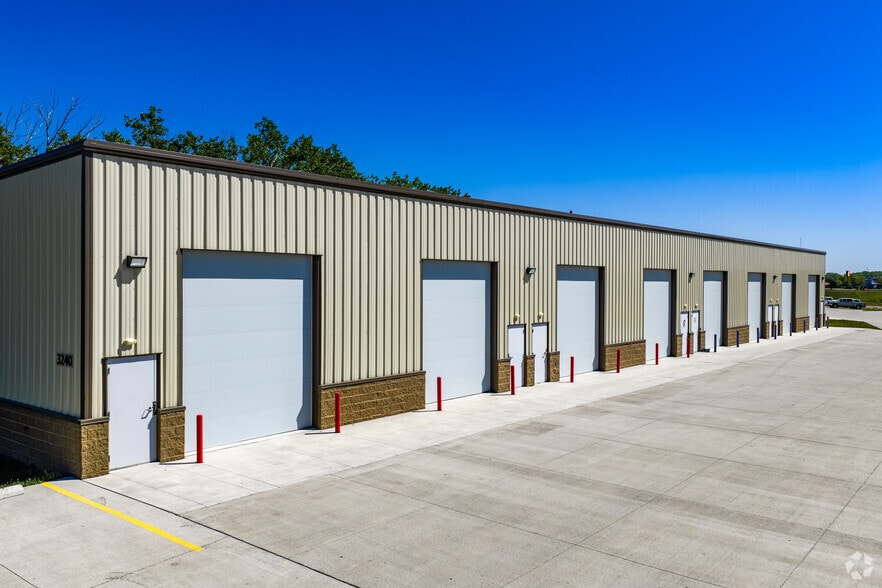 Primary Photo Of 3240 N 23rd St, Lincoln Industrial For Lease