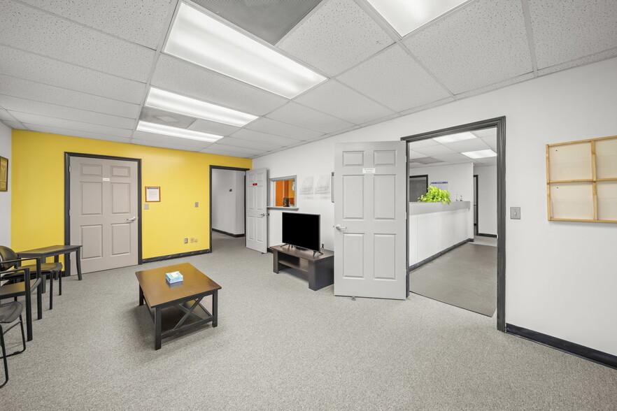 More Photos Of 1414 Ellen St, Monroe Medical For Sale