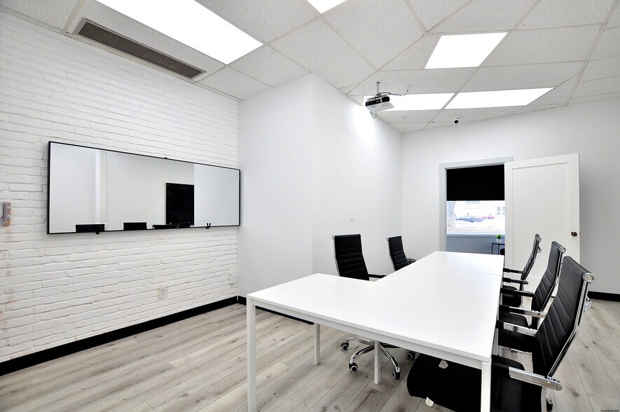 More Photos Of 258 Windsor Ave, Windsor Freestanding For Sale