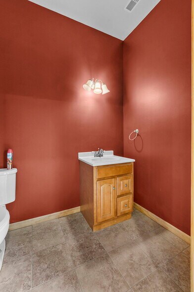 More Photos Of 250 West St, Frohna Office For Sale