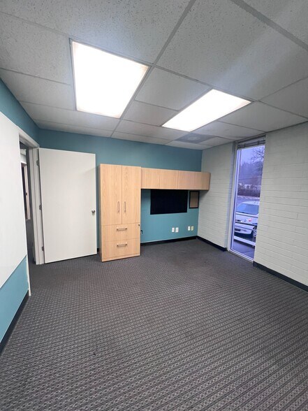 More Photos Of 4603 Dwight Evans Rd, Charlotte Warehouse For Lease