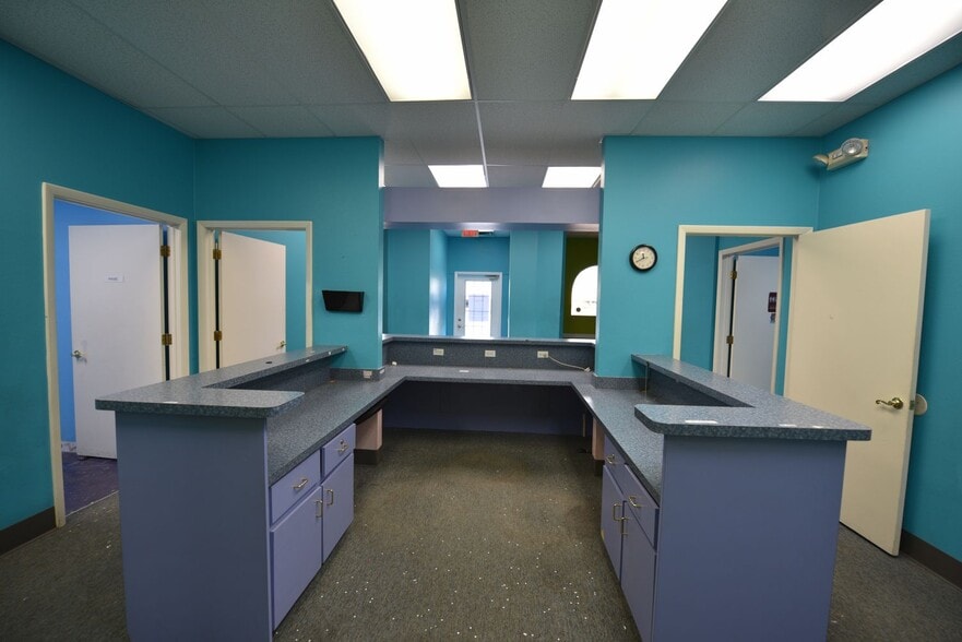 More Photos Of 5114-5134 Us Highway 19, New Port Richey Unknown For Lease