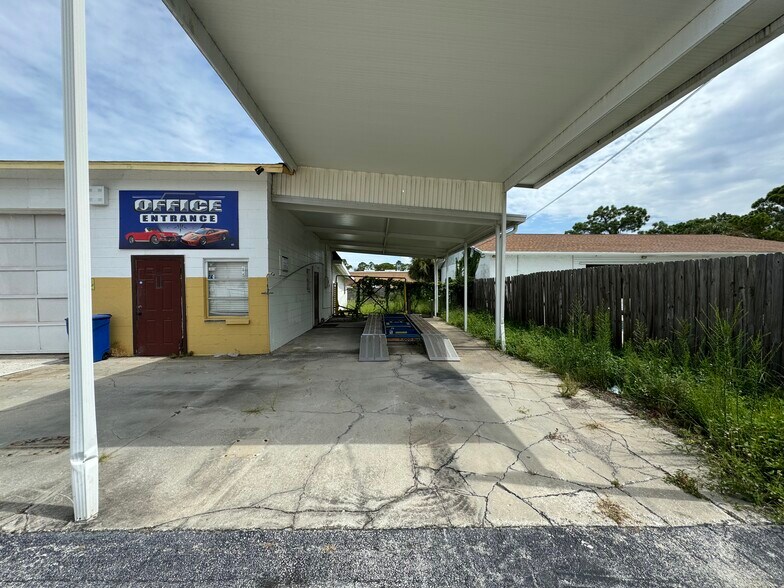 More Photos Of 6801 Tower Dr, Hudson Service For Lease