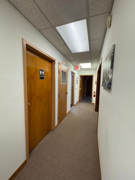 More Photos Of 300 E New Haven Ave, Melbourne Office For Sale