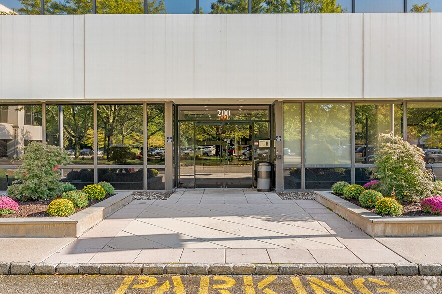 More Photos Of 200 White Plains Rd, Tarrytown Unknown For Lease