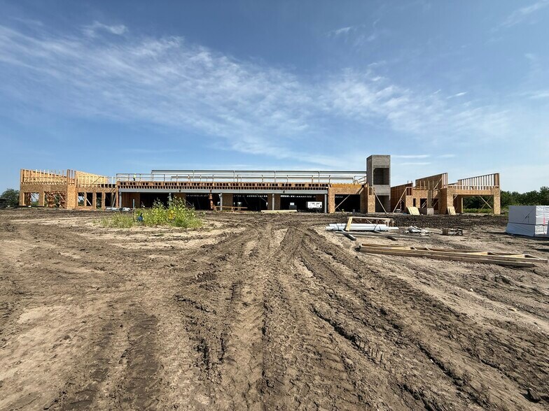 More Photos Of 2295 SW State St, Ankeny Storefront Retail Office For Lease