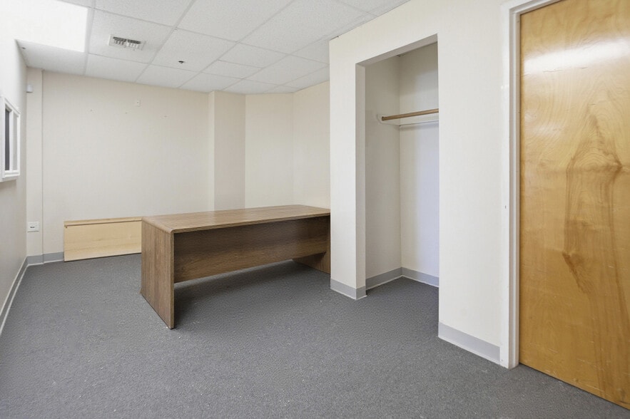 More Photos Of 475 E Main St, Patchogue Medical For Sale