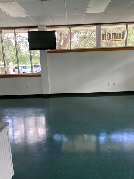 More Photos Of 5045-5049 Ringwood Mdws, Sarasota Office For Sale
