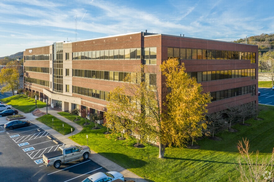 More Photos Of 103 Powell Ct, Brentwood Office For Lease
