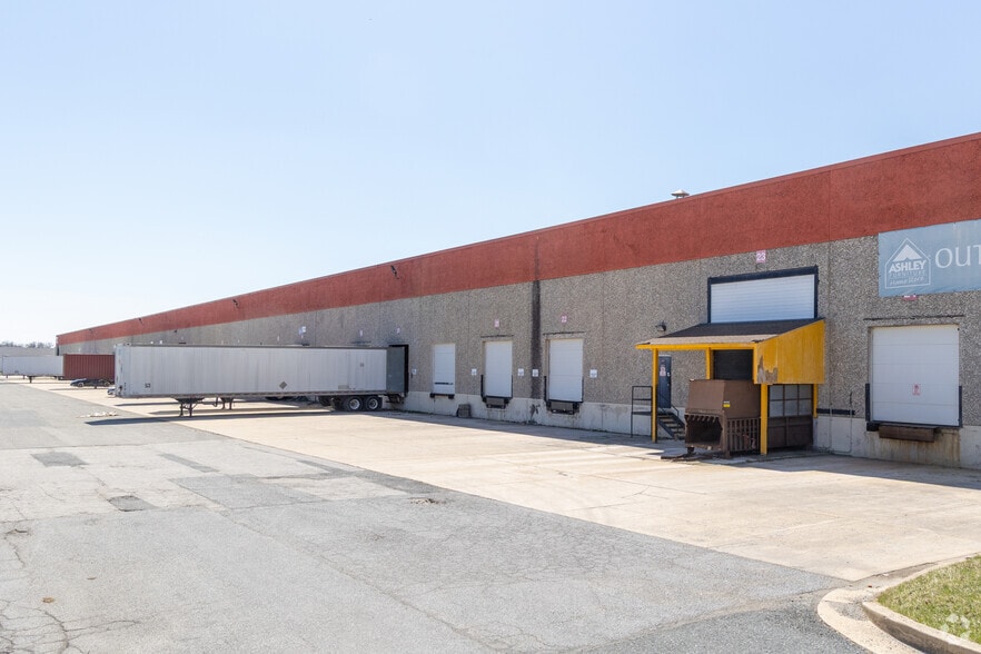 More Photos Of 670 Chesapeake Park Plz, Middle River Warehouse For Lease