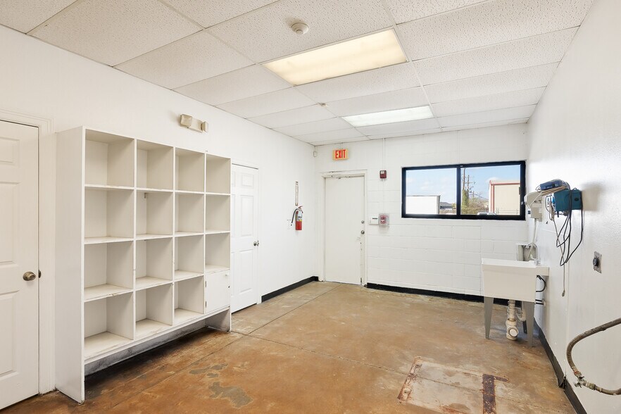 More Photos Of 700 W Sioux Rd, Pharr Warehouse For Sale
