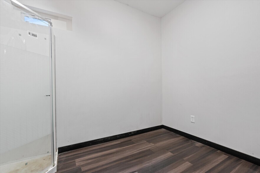 More Photos Of 1322 W Concordia Ave, Milwaukee Multifamily For Sale