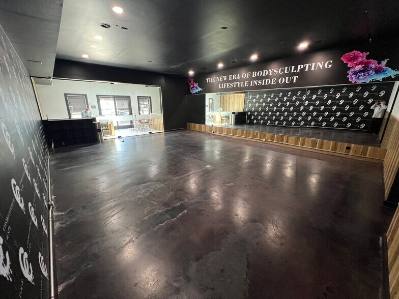 More Photos Of 3743 Cahuenga Blvd, Studio City Office For Lease