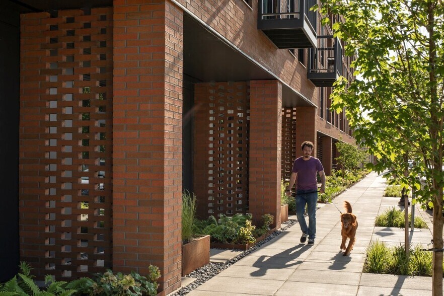More Photos Of 492 NE 2nd St, Gresham Apartments For Lease