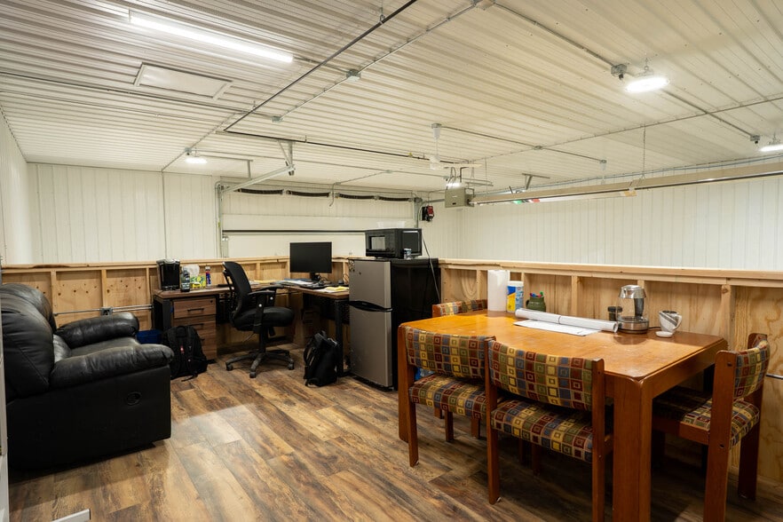 More Photos Of N5550 County Road Z, Onalaska Flex For Sale