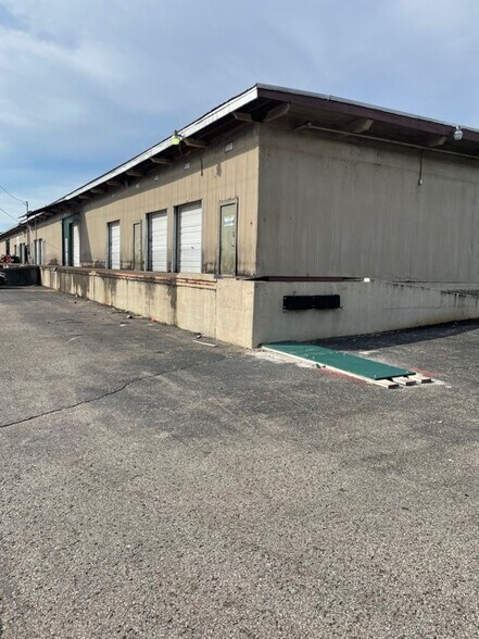 More Photos Of 2501 Millers Ln, Louisville Warehouse For Lease