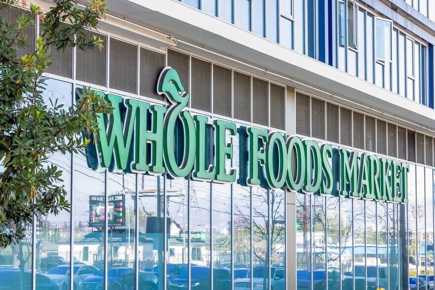 More Photos Of 5338 Smiley Dr, Los Angeles Land For Sale