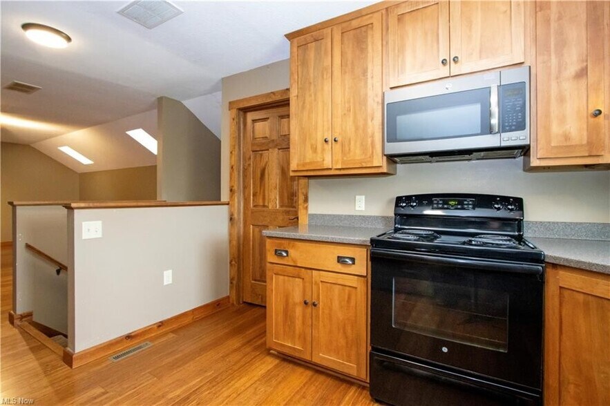 More Photos Of 275 S Smyser Rd, Wooster Flex For Sale
