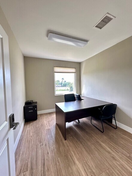 More Photos Of 5397 Orange Dr, Davie Office Residential For Lease