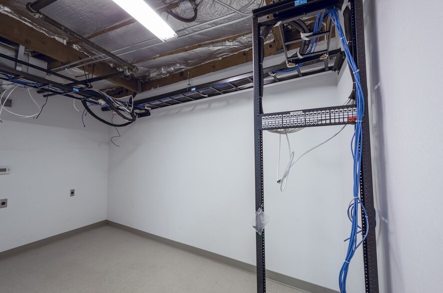 More Photos Of 901 Shasta St, Redwood City Warehouse For Lease