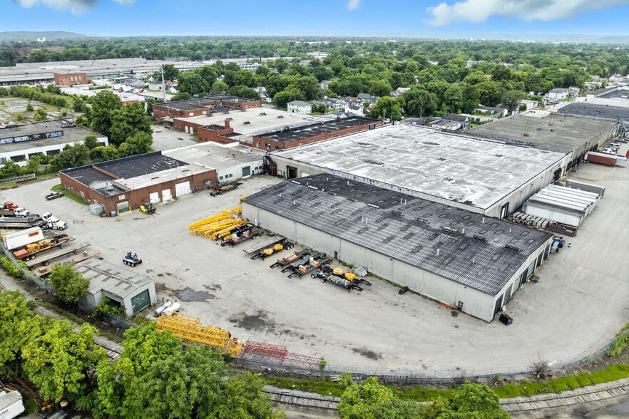 More Photos Of 1661 W Hill St, Louisville Manufacturing For Sale