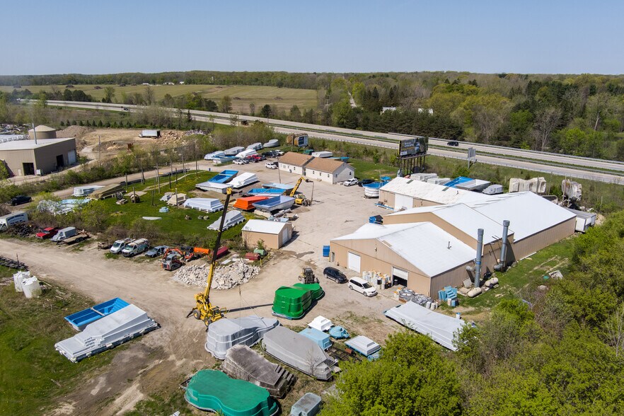 More Photos Of 3090 W Cook Rd, Grand Blanc Showroom For Sale