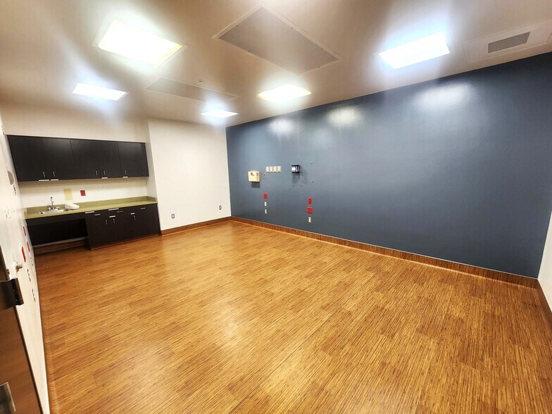 More Photos Of 2035 S Pueblo Blvd, Pueblo Freestanding For Lease