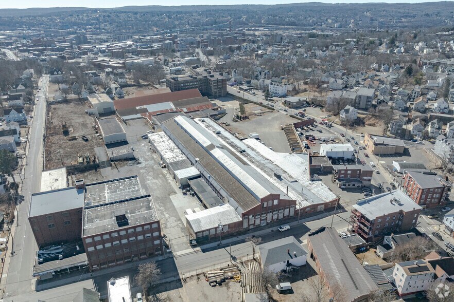 More Photos Of 730 N Main St, Waterbury Warehouse For Lease