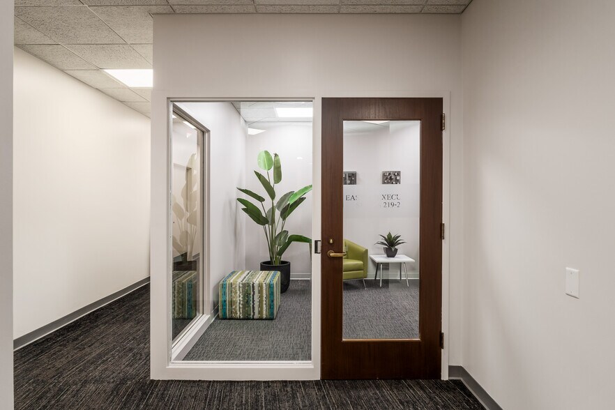 More Photos Of 3 Easton Oval, Columbus Coworking Space