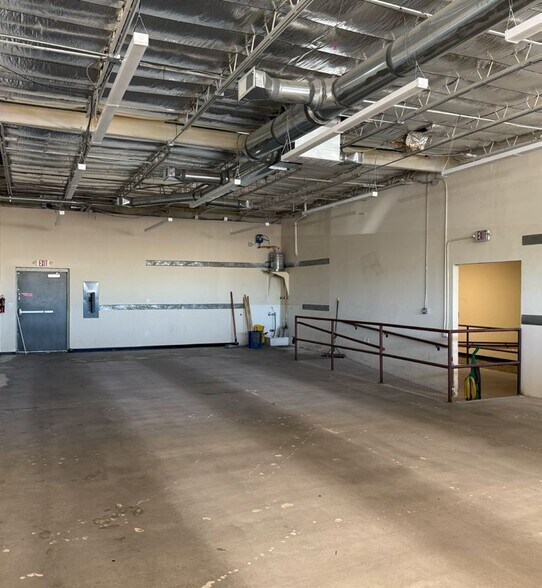 More Photos Of 4400-4420 Wyoming Blvd NE, Albuquerque Storefront For Lease