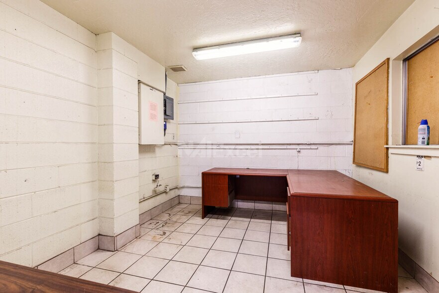 More Photos Of 550 S 1100 W, Fillmore Warehouse For Sale