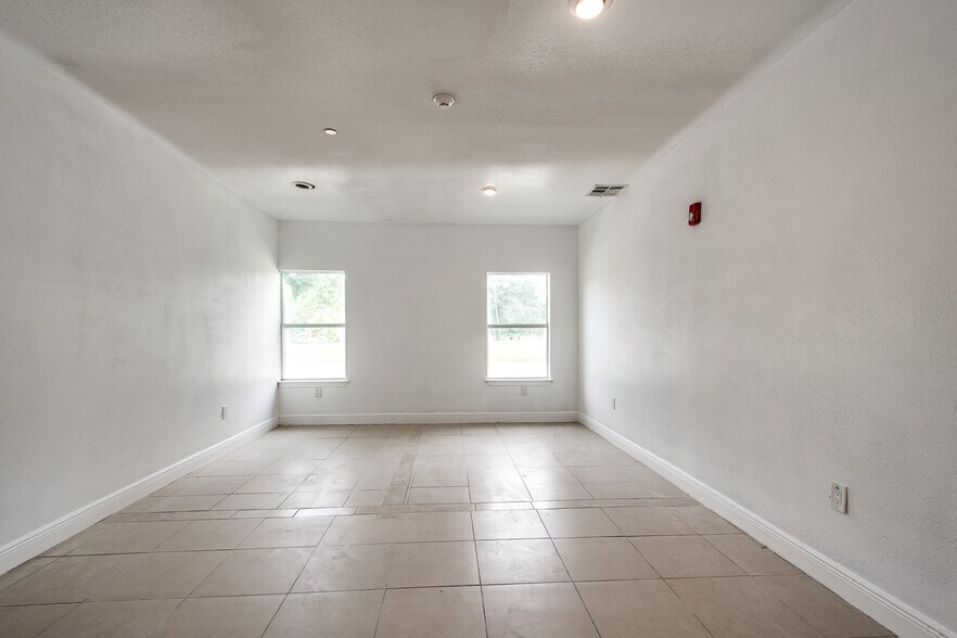 More Photos Of 16111 Porter Ln, Porter Flex For Sale