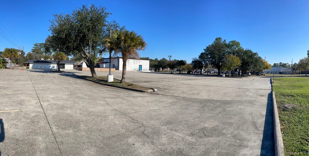 More Photos Of 23233 Aldine Westfield Rd, Spring Freestanding For Lease