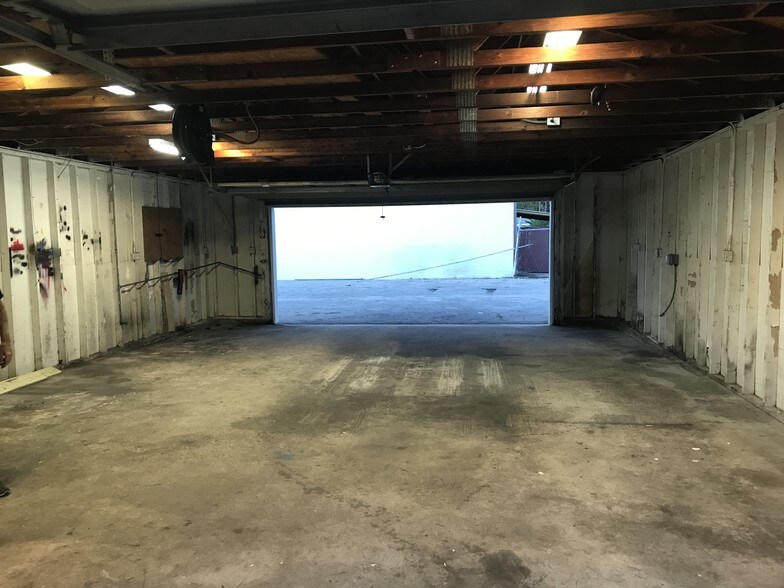 More Photos Of 909 W International Speedway Blvd, Daytona Beach Freestanding For Sale