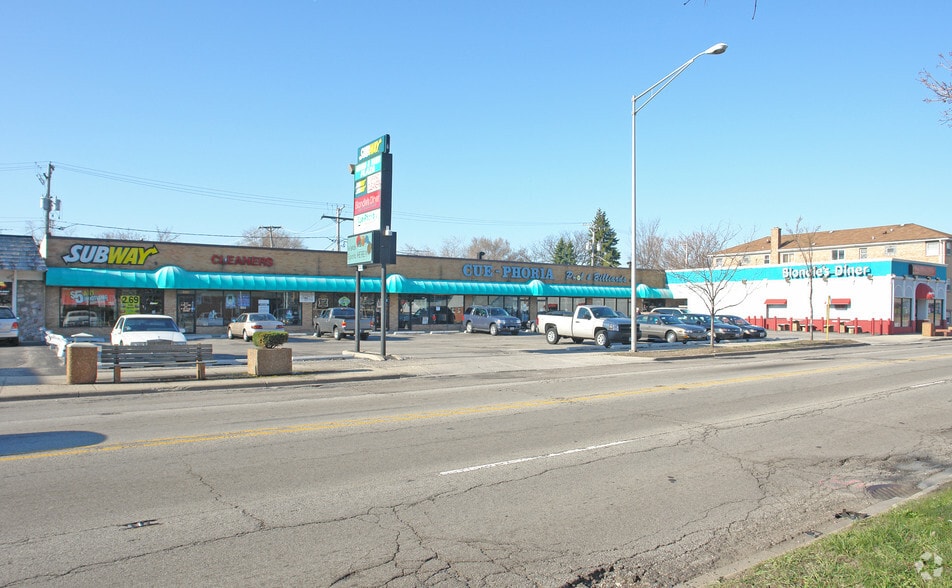 Primary Photo Of 8905-8923 W Grand Ave, River Grove Unknown For Lease
