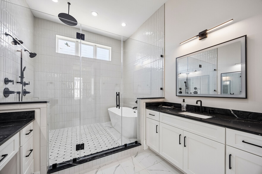More Photos Of 5821 Winsome Ln, Houston Apartments For Sale