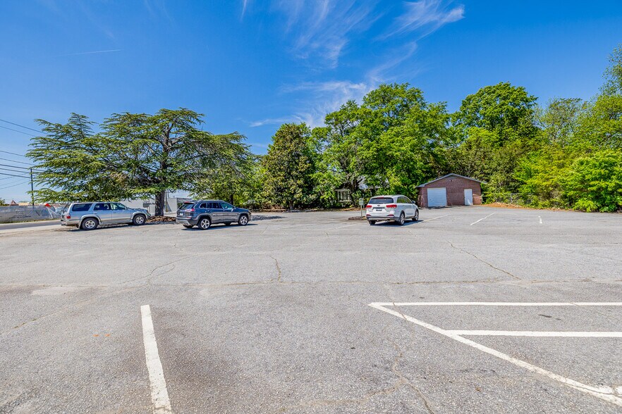 More Photos Of 201 S Weston St, Fountain Inn Office For Sale