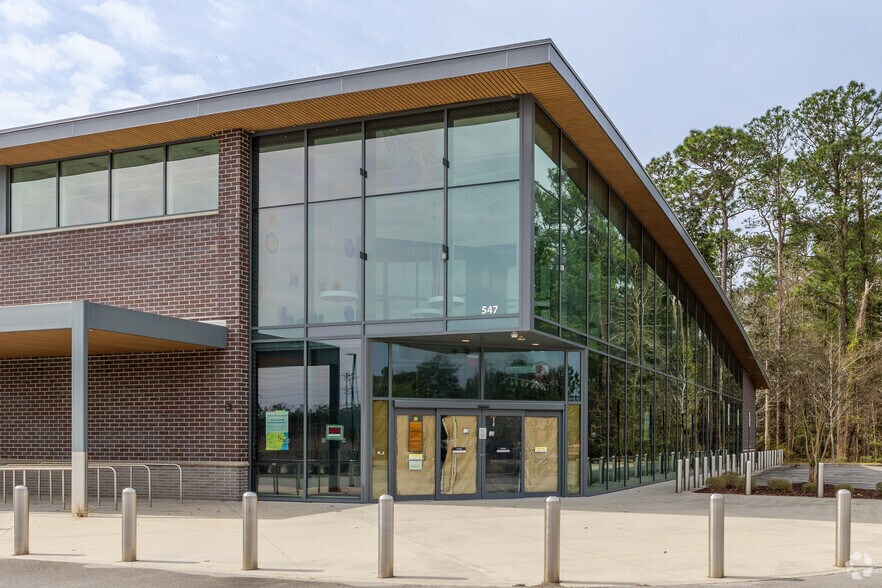 More Photos Of 553 US-70 W, Havelock Freestanding For Lease