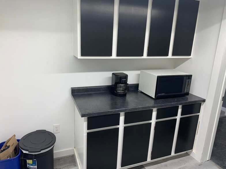 More Photos Of 9313 N Dort Hwy, Mount Morris General Retail For Sale